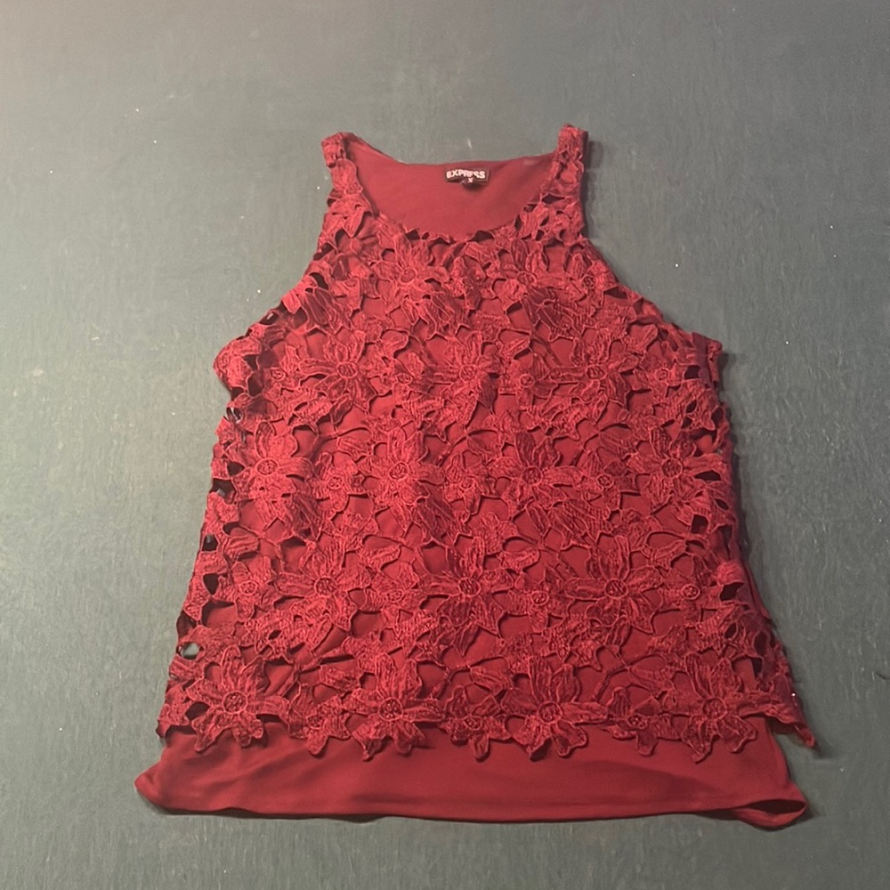 Express. Small. Maroon.